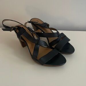 Women’s Clark’s Shoes Size 9